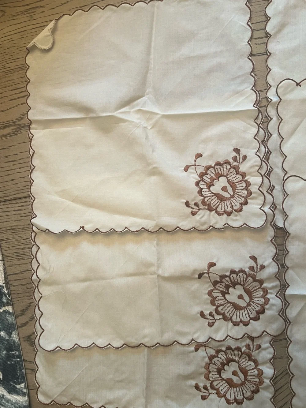 vintage Madeira linen floral embroidery and scalloped edges linen napkins set 6